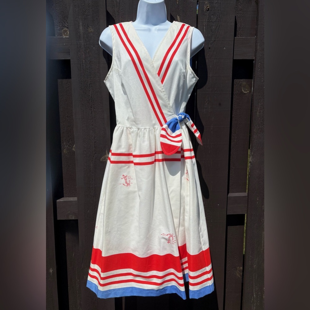 Vintage Nautical Dress with Pockets! small